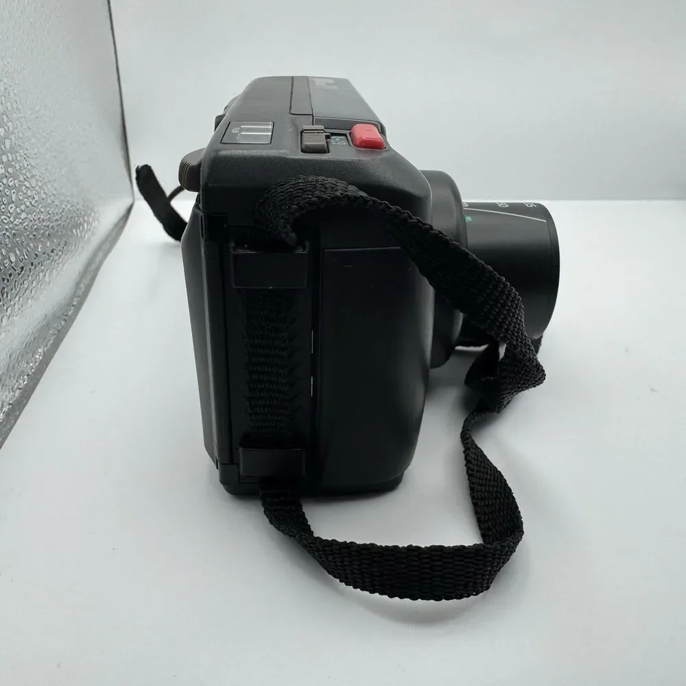 Pentax IQZoom AF Macro Zoom 35-70mm Point & Shoot 35mm Camera Untested Powers On